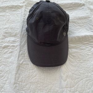 lululemon running cap gray